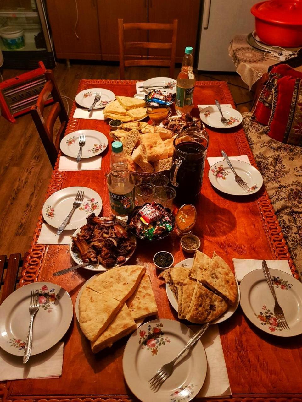 Guest House Buba Ushguli ภายนอก รูปภาพ